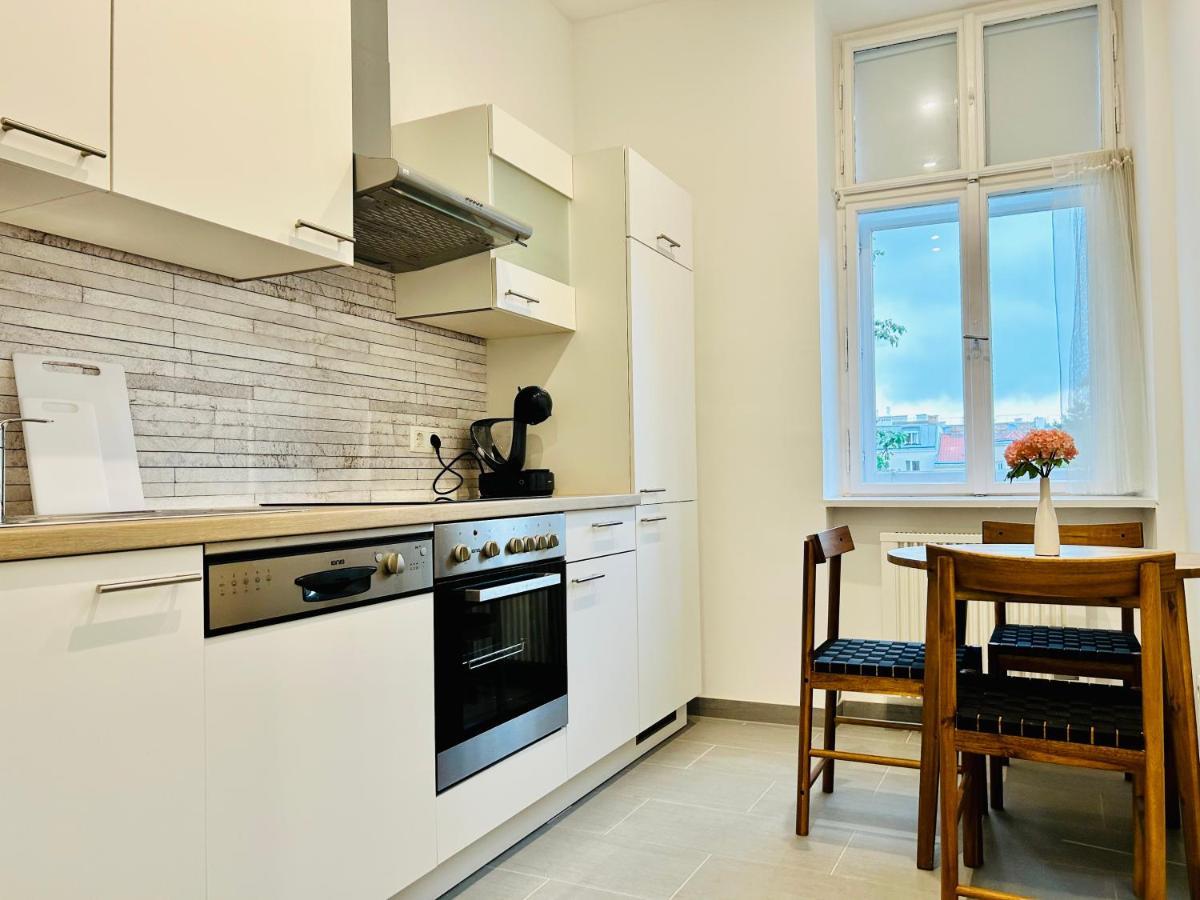 Cosy & Central Apartment Bécs Kültér fotó